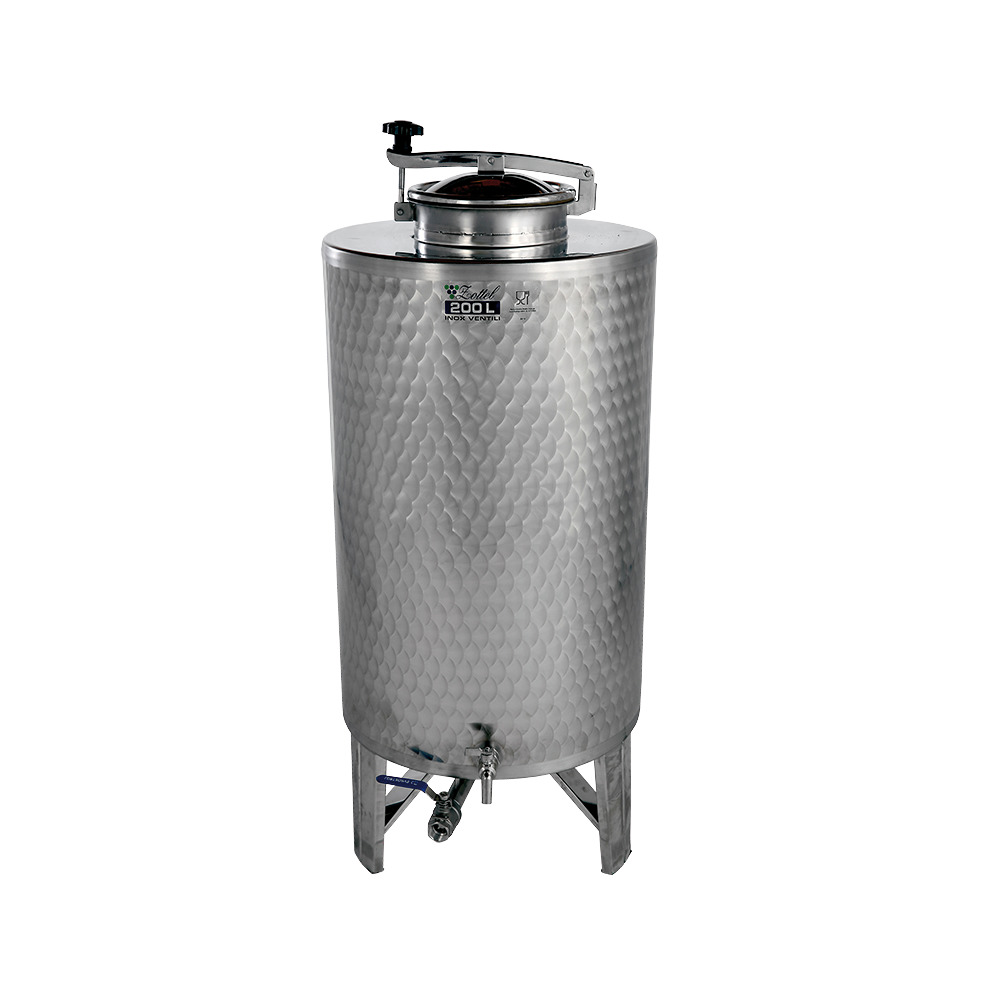 Lagertank aus Edelstahl mit Domdeckel